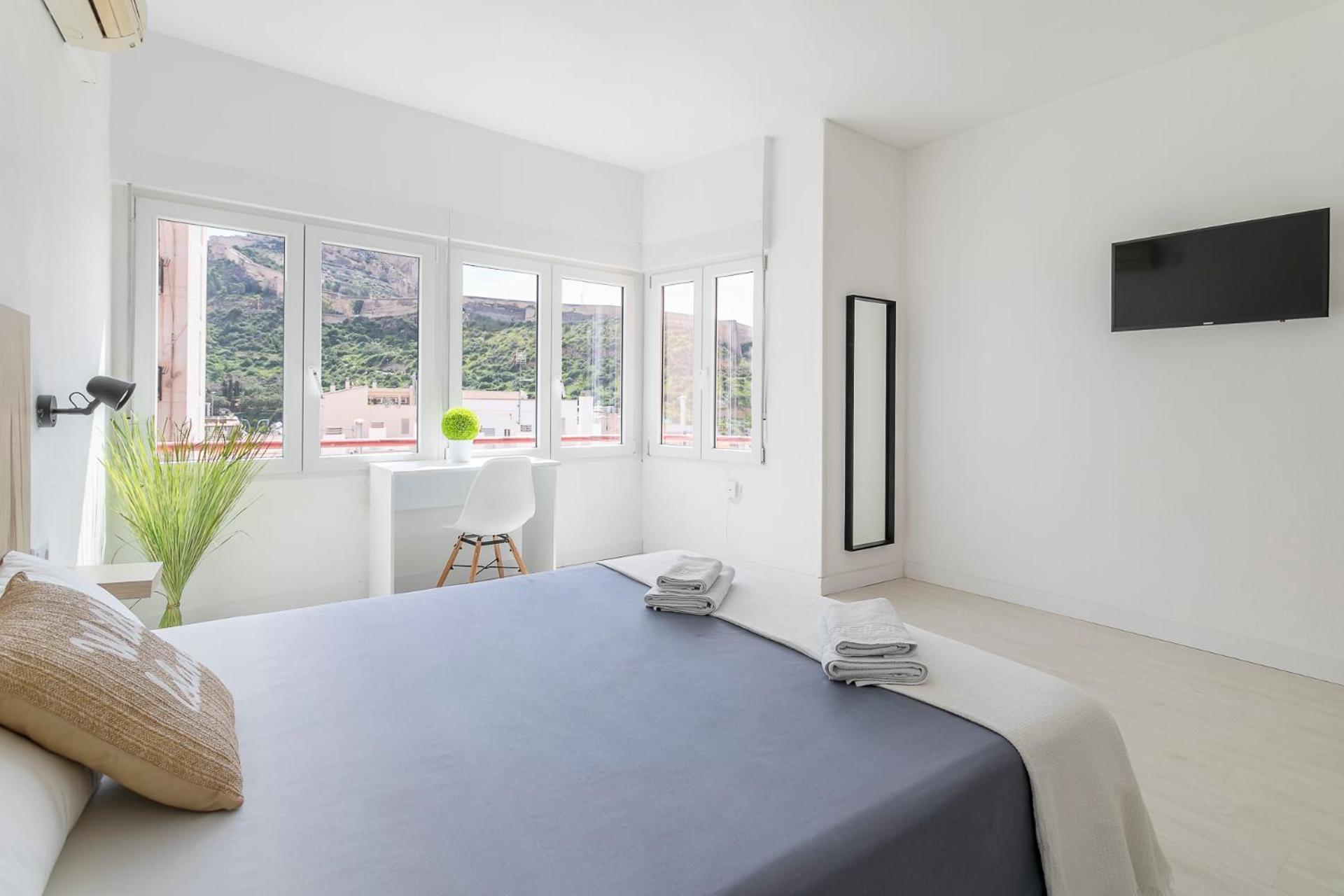 Casa Mila Sv19 Guesthouse Alicante Oda fotoğraf